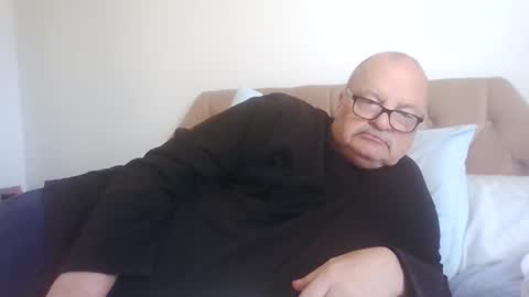 Snapshot of old_fkrr_ chatting on September 29, 9:58 am old_fkrr_ online show from September 29, 9:58 am