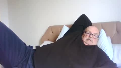 Snapshot of old_fkrr_ chatting on October 1, 9:04 am old_fkrr_ online show from October 1, 9:04 am