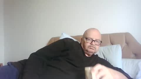 Snapshot of old_fkrr_ chatting on October 21, 10:16 am old_fkrr_ online show from October 21, 10:16 am