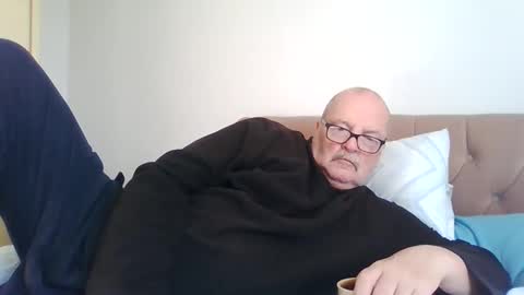 Snapshot of old_fkrr_ chatting on November 2, 11:56 am old_fkrr_ online show from November 2, 11:56 am