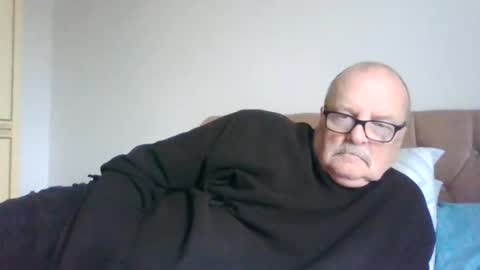 Snapshot of old_fkrr_ chatting on November 7, 2:39 pm old_fkrr_ online show from November 7, 2:39 pm