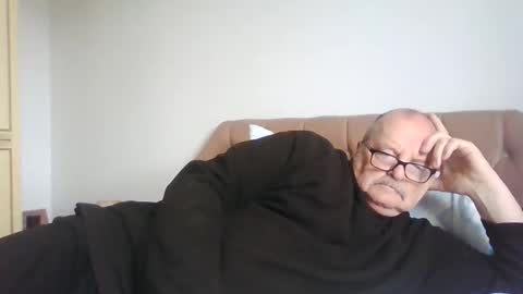 Snapshot of old_fkrr_ chatting on November 17, 10:54 am old_fkrr_ online show from November 17, 10:54 am