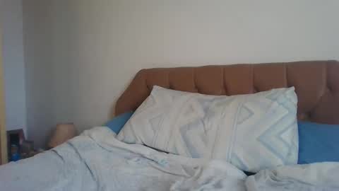 Snapshot of old_fkrr_ chatting on November 21, 10:36 am old_fkrr_ online show from November 21, 10:36 am