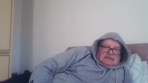 Snapshot of old_fkrr_ chatting on November 23, 9:31 am old_fkrr_ online show from November 23, 9:31 am