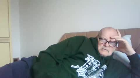 Snapshot of old_fkrr_ chatting on December 3, 9:51 am old_fkrr_ online show from December 3, 9:51 am