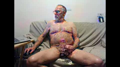 Snapshot of oldercock1411 chatting on November 18, 8:41 am oldercock1411 online show from November 18, 8:41 am