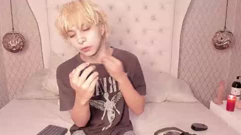 oliiverr22 online show from October 19, 1:12 pm