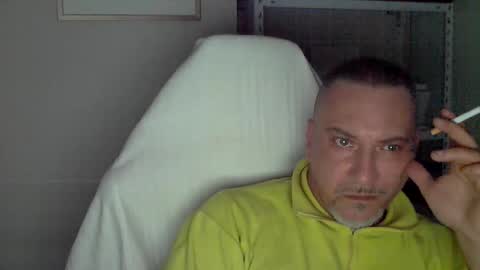 Snapshot of olimpio1230 chatting on March 11, 12:28 pm olimpio1230 online show from March 11, 12:28 pm