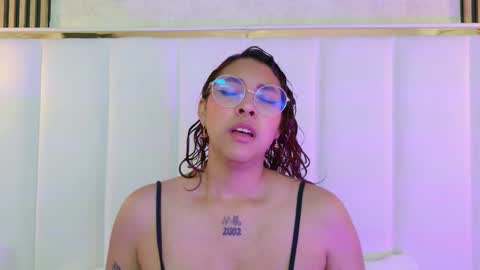 olive  online show from October 7, 4:20 am