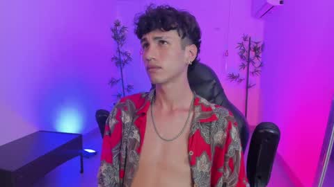 Snapshot of oliver_fast_ chatting on December 5, 9:39 am Oliver fast online show from December 5, 9:39 am