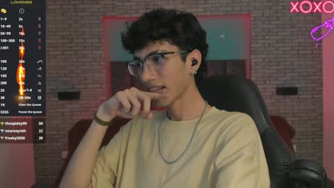 Snapshot of oliver_fast_ chatting on December 26, 6:19 am Oliver fast online show from December 26, 6:19 am