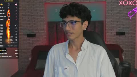 Snapshot of oliver_fast_ chatting on December 26, 12:27 pm Oliver fast online show from December 26, 12:27 pm