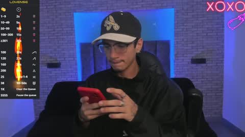 Snapshot of oliver_fast_ chatting on January 11, 4:27 am Oliver fast online show from January 11, 4:27 am