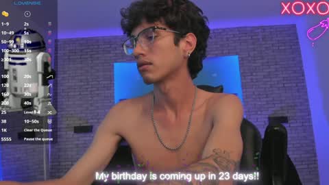 Snapshot of oliver_fast_ chatting on January 24, 10:11 am Oliver fast online show from January 24, 10:11 am