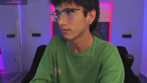 Snapshot of oliver_fast_ chatting on February 2, 7:09 am Oliver fast online show from February 2, 7:09 am