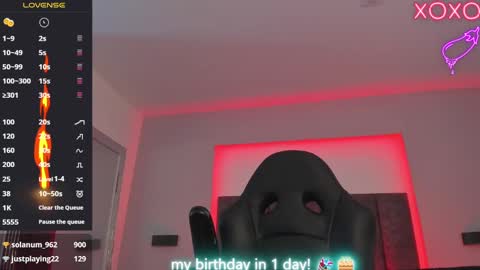 Snapshot of oliver_fast_ chatting on February 15, 11:28 am Oliver fast online show from February 15, 11:28 am