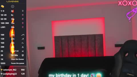 Snapshot of oliver_fast_ chatting on February 15, 2:33 pm Oliver fast online show from February 15, 2:33 pm