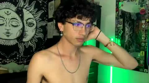 Snapshot of oliver_fast_ chatting on October 5, 5:06 am Oliver fast online show from October 5, 5:06 am