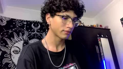 Snapshot of oliver_fast_ chatting on October 16, 4:19 pm Oliver fast online show from October 16, 4:19 pm