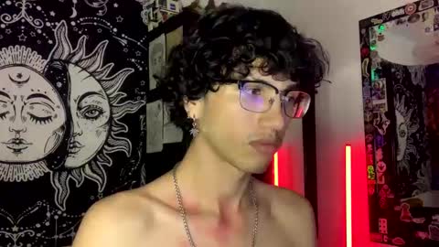 Snapshot of oliver_fast_ chatting on November 25, 6:13 am Oliver fast online show from November 25, 6:13 am