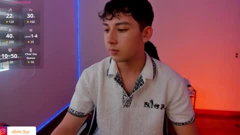 Snapshot of oliver_kyy chatting on November 13, 11:53 am oliveeer online show from November 13, 11:53 am