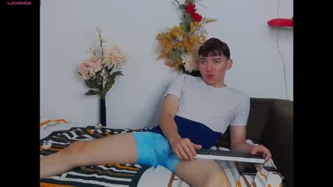 oliver online show from November 25, 2:44 am