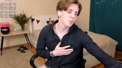 Snapshot of oliver_travis chatting on January 4, 11:27 pm Oliver Evans online show from January 4, 11:27 pm