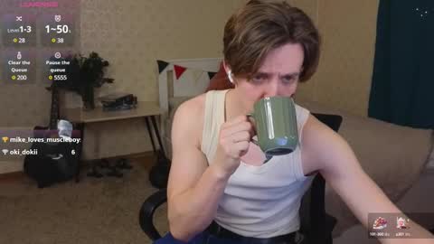 Snapshot of oliver_travis chatting on February 28, 12:32 am Oliver Evans online show from February 28, 12:32 am