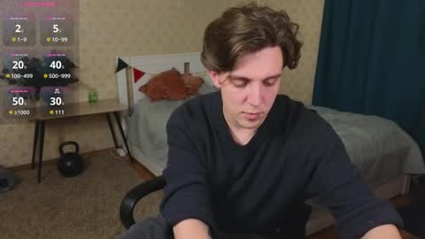 Snapshot of oliver_travis chatting on October 9, 12:41 am Oliver Evans online show from October 9, 12:41 am