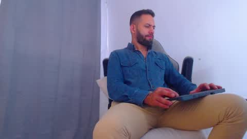 oliver online show from December 8, 7:11 pm