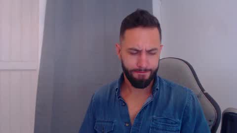 oliver online show from December 17, 11:16 pm