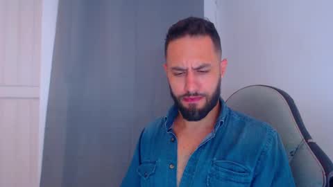 oliver online show from December 18, 10:46 pm