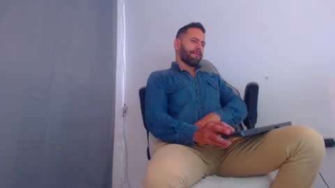 oliver online show from December 24, 9:11 pm