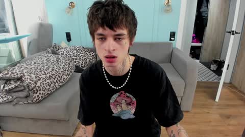 Snapshot of oliverrgroove chatting on December 25, 7:24 am oliverrgroove online show from December 25, 7:24 am