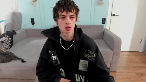 Snapshot of oliverrgroove chatting on December 28, 8:26 am oliverrgroove online show from December 28, 8:26 am