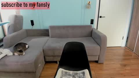 Snapshot of oliverrgroove chatting on January 3, 8:32 am oliverrgroove online show from January 3, 8:32 am