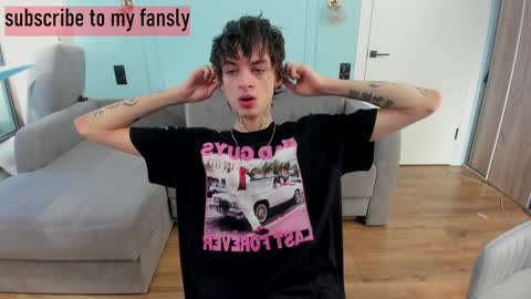 Snapshot of oliverrgroove chatting on January 10, 8:29 am oliverrgroove online show from January 10, 8:29 am