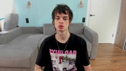 Snapshot of oliverrgroove chatting on January 14, 8:20 am oliverrgroove online show from January 14, 8:20 am