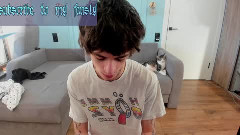 Snapshot of oliverrgroove chatting on January 17, 8:02 am oliverrgroove online show from January 17, 8:02 am