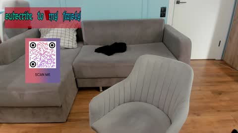 Snapshot of oliverrgroove chatting on January 28, 6:28 pm oliverrgroove online show from January 28, 6:28 pm