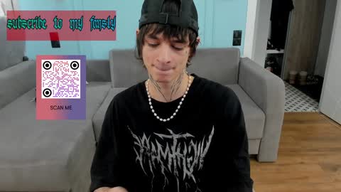 Snapshot of oliverrgroove chatting on February 8, 3:42 pm oliverrgroove online show from February 8, 3:42 pm