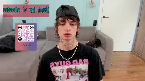 Snapshot of oliverrgroove chatting on February 12, 3:27 pm oliverrgroove online show from February 12, 3:27 pm