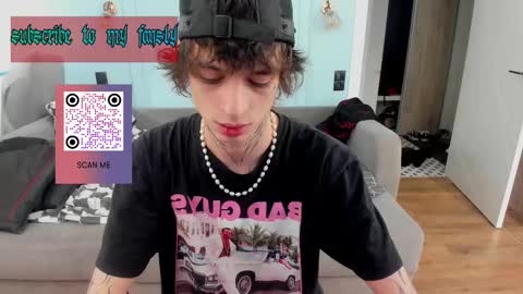 Snapshot of oliverrgroove chatting on February 13, 4:17 pm oliverrgroove online show from February 13, 4:17 pm