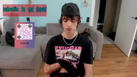 Snapshot of oliverrgroove chatting on February 15, 4:12 pm oliverrgroove online show from February 15, 4:12 pm