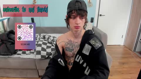 Snapshot of oliverrgroove chatting on February 18, 7:19 pm oliverrgroove online show from February 18, 7:19 pm