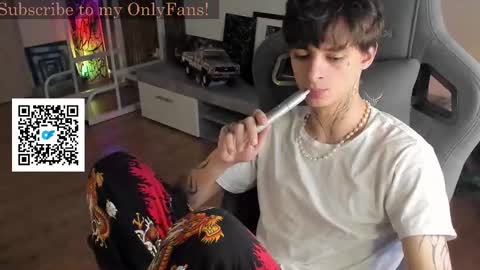 Snapshot of oliverrgroove chatting on September 14, 2:49 pm oliverrgroove online show from September 14, 2:49 pm