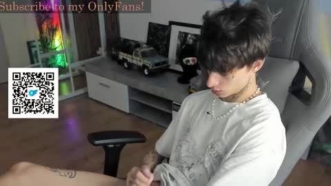 Snapshot of oliverrgroove chatting on September 19, 2:18 pm oliverrgroove online show from September 19, 2:18 pm