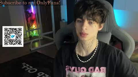 Snapshot of oliverrgroove chatting on October 9, 2:26 pm oliverrgroove online show from October 9, 2:26 pm