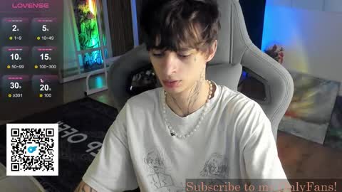 Snapshot of oliverrgroove chatting on October 12, 2:27 pm oliverrgroove online show from October 12, 2:27 pm