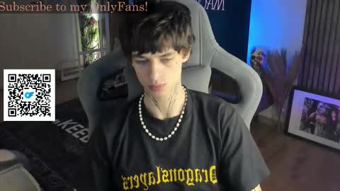 Snapshot of oliverrgroove chatting on October 23, 4:23 am oliverrgroove online show from October 23, 4:23 am